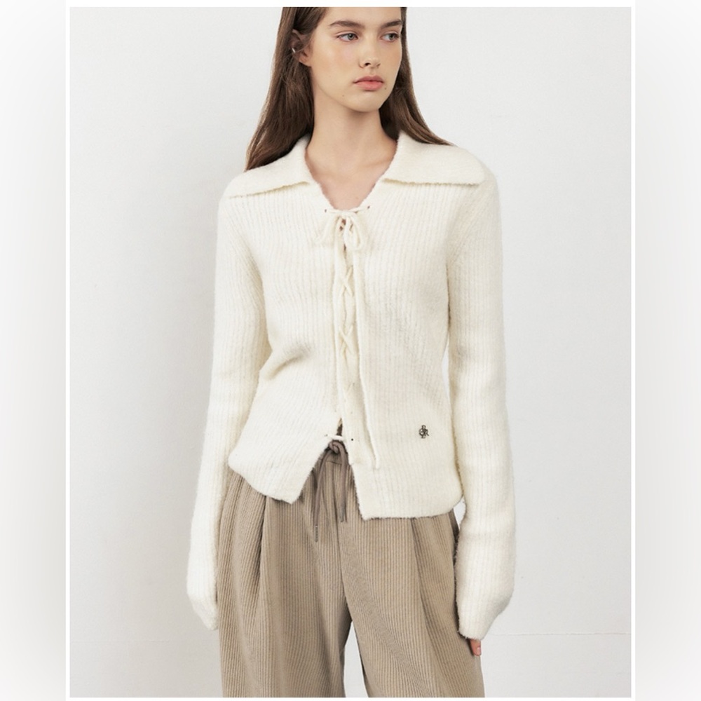 Korean brand City breeze LACEUP COLLAR KNIT